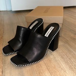 Steve Madden Decoded heels